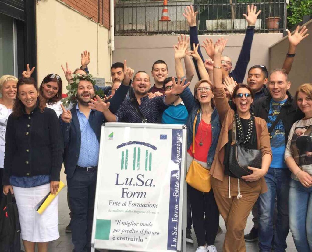 LU.SA. FORM: TRA I DIPLOMATI E LE DIPLOMATE NEL 2023 È BOOM DI RAGAZZE (+47%) E DI RAGAZZI (+37,5%) CHE PREFERISCONO LA CARRIERA IN MEDICINA E ODONTOIATRIA